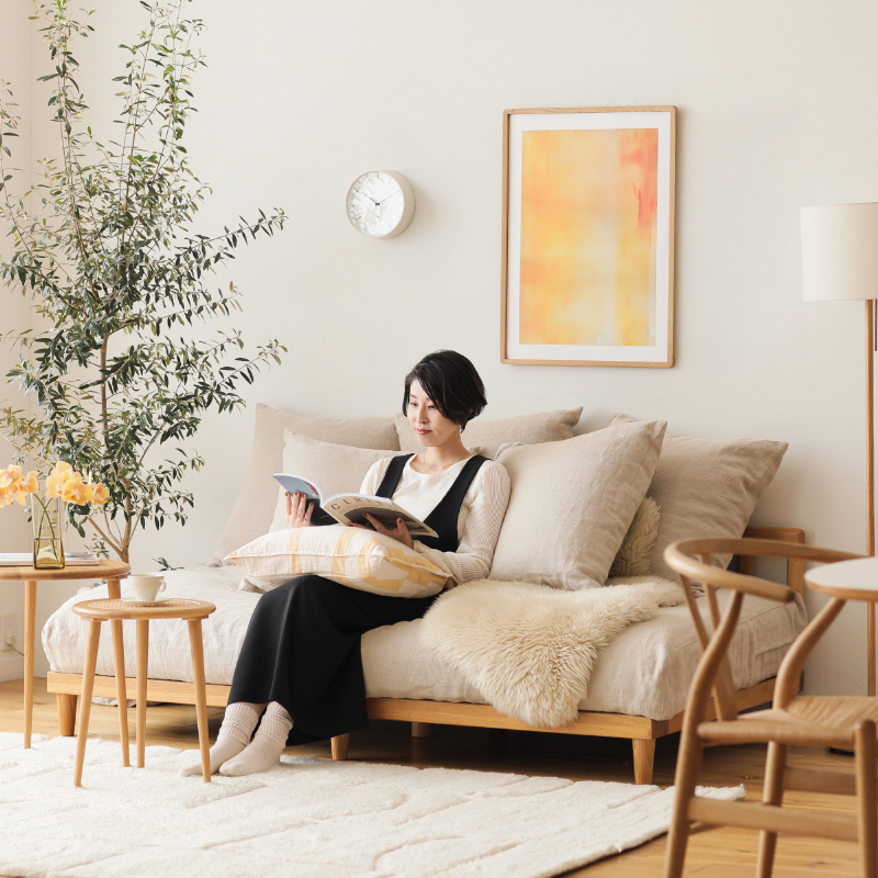 ★8-2人あり_お部屋を華やかな印象に（Yellow Breeze50×70）アートポスター Color Collection_IMG_15713.jpg