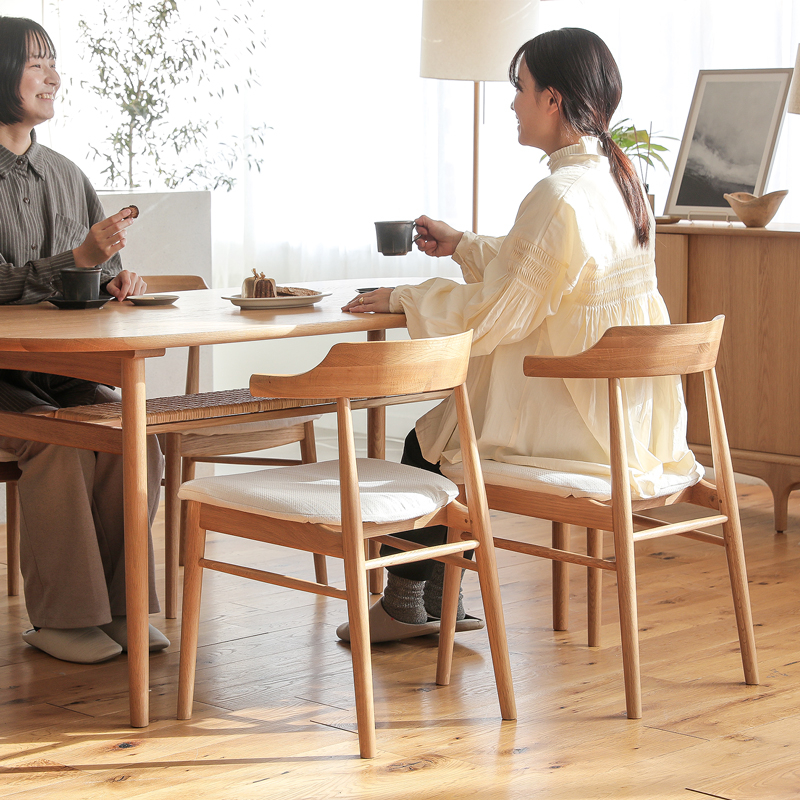 ★7-2人あり_美しい木目のオーク材（アイボリー）_木フレームpairチェアマージ_IMG_16660.jpg