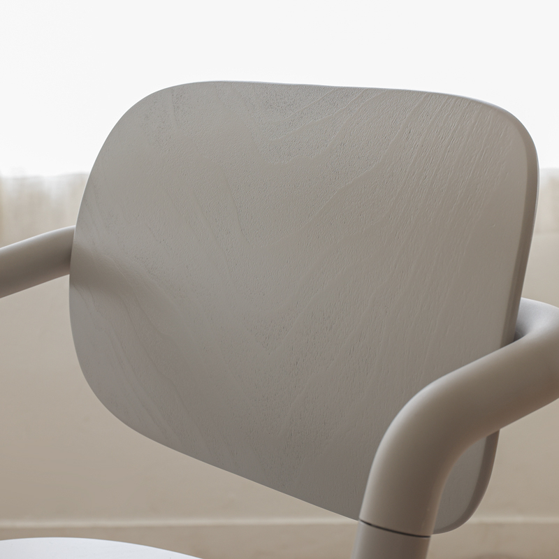 ★7-2_さりげない木目_ハイチェア-サイベックス-レモチェア_1T9A2338.jpg