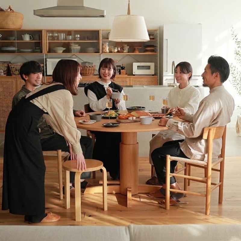 round_table_layout_12.jpg