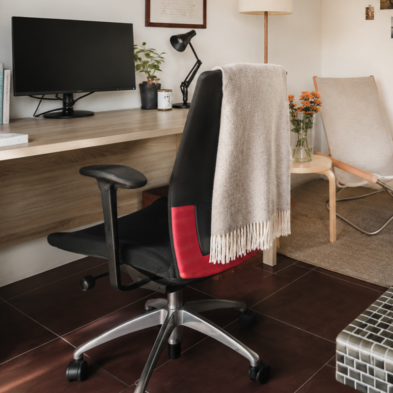 31deskchair_pair.jpg