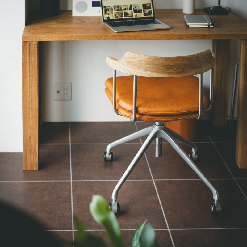 20deskchair_pair.jpg