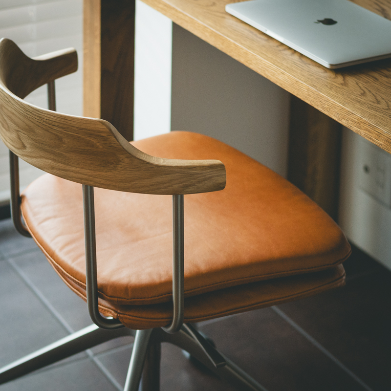 18deskchair_pair.jpg