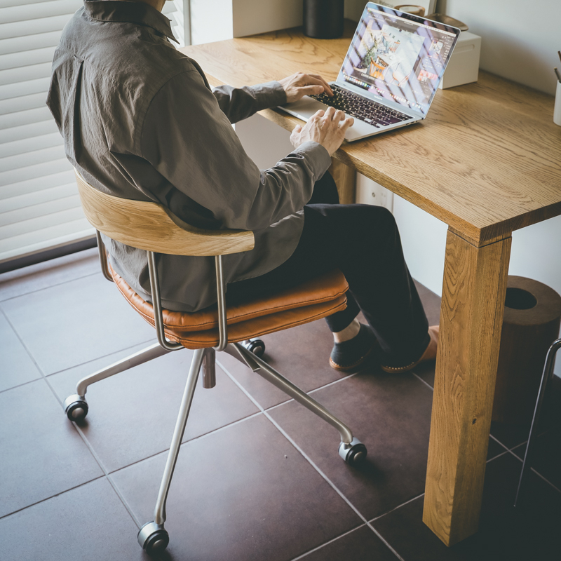 5deskchair_pair.jpg