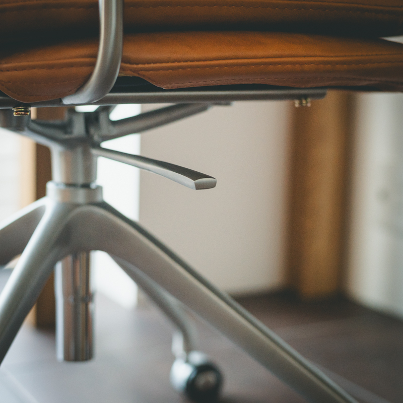 24deskchair_pair.jpg