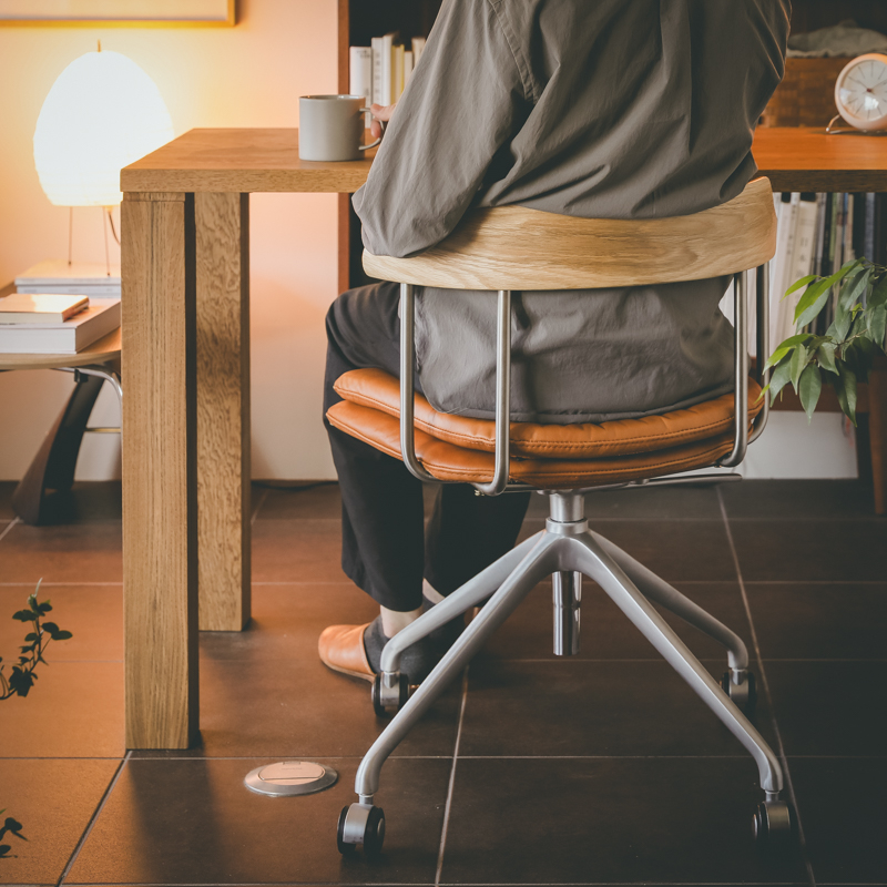 6deskchair_pair.jpg