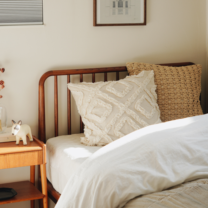 Durable_bed_01.jpg