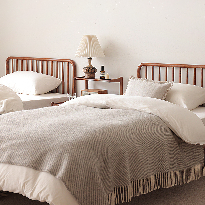 hotel_style_bedroom_01
