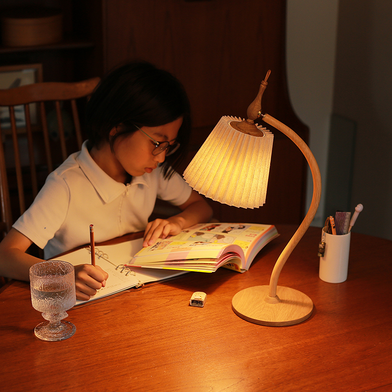 ダイニングで勉強してる写真2026_08_24_0408.jpg