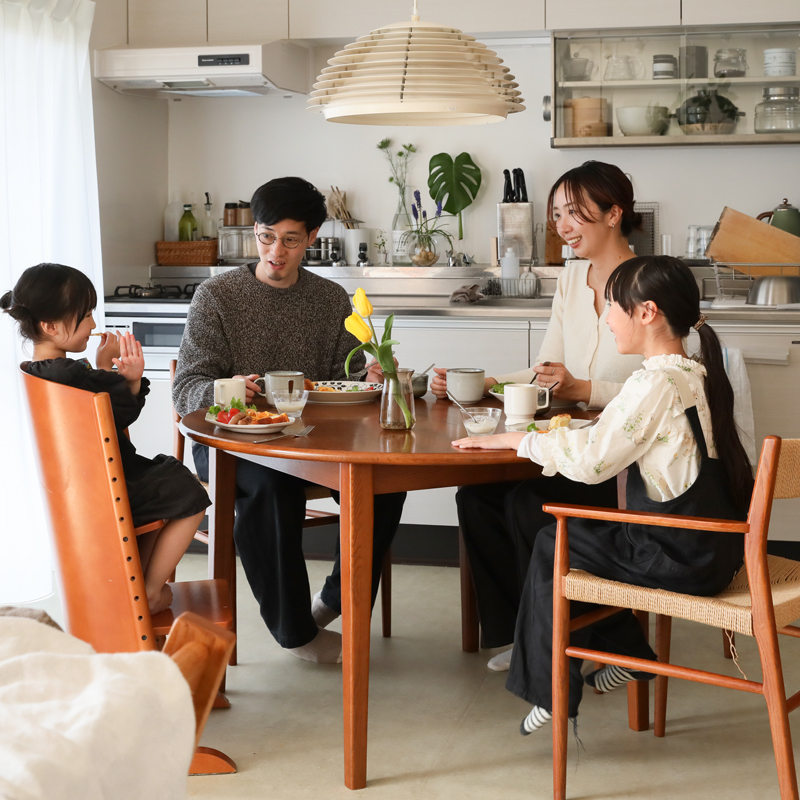 kids_dining_table_guide (1).jpg