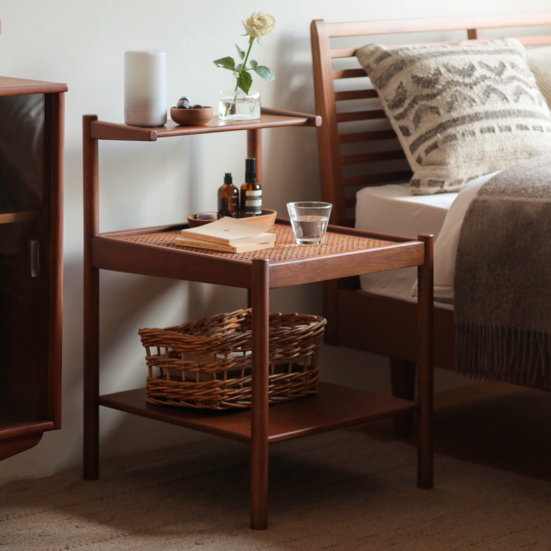 わたしの愛用品-素敵な寝室づくりにナイトテーブル RattanMixが